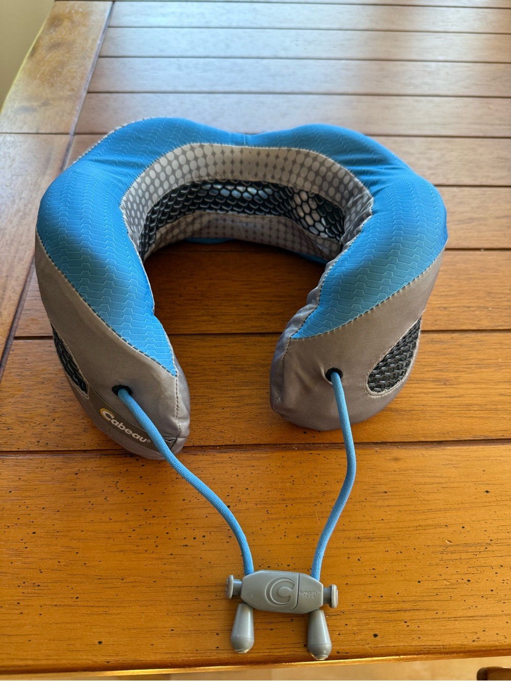 Cabeau Evaluation Cool Long Haul Flight Pillow